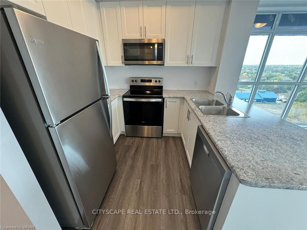 460 Dundas St, #902