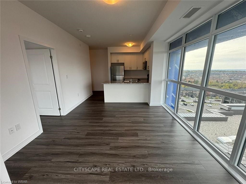 460 Dundas St, #902