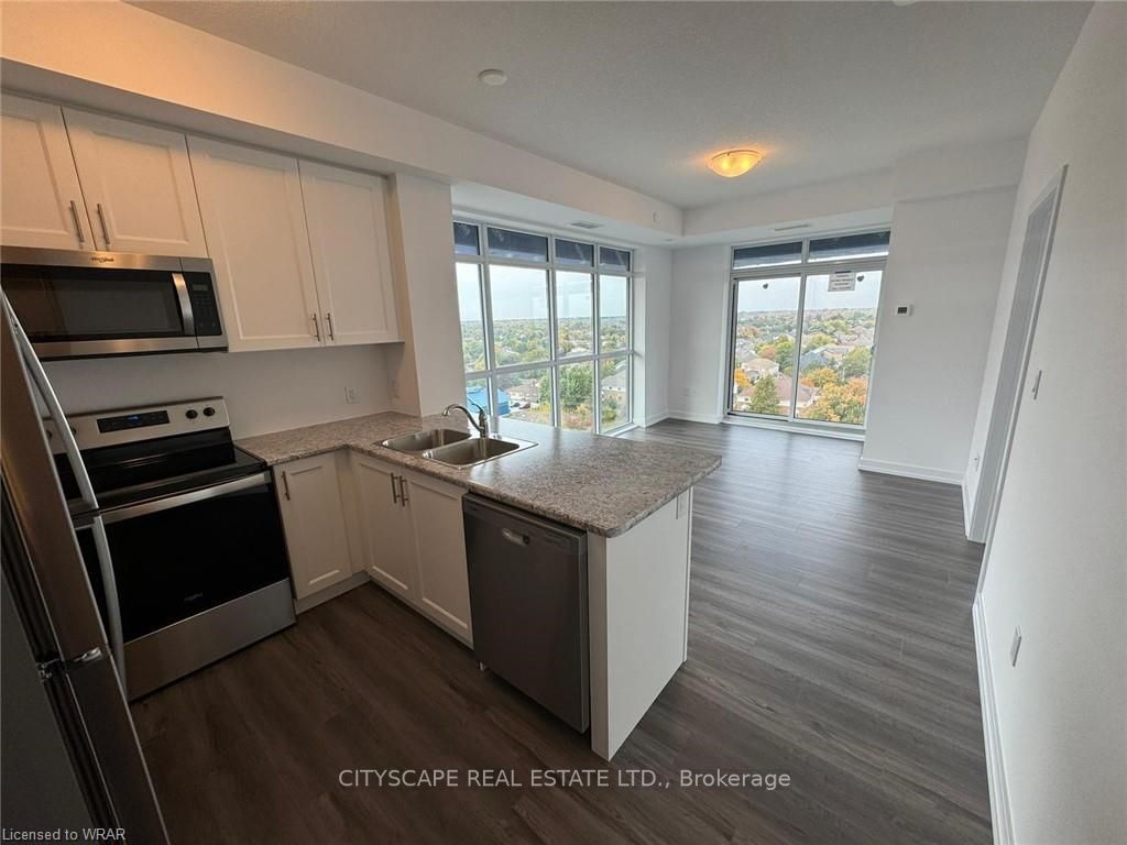 460 Dundas St, #902