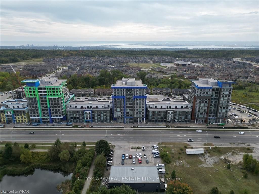 460 Dundas St, #902