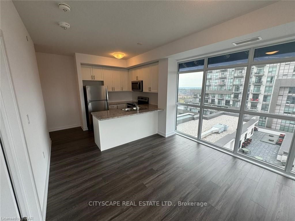 460 Dundas St, #902