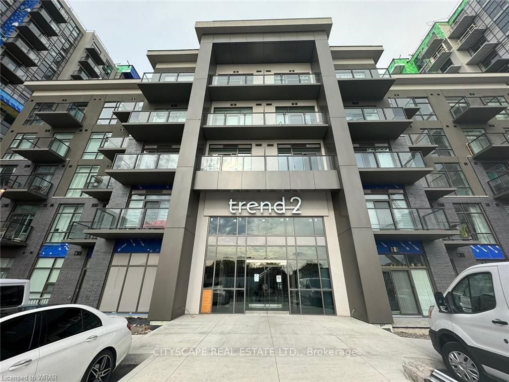 460 Dundas St, #902