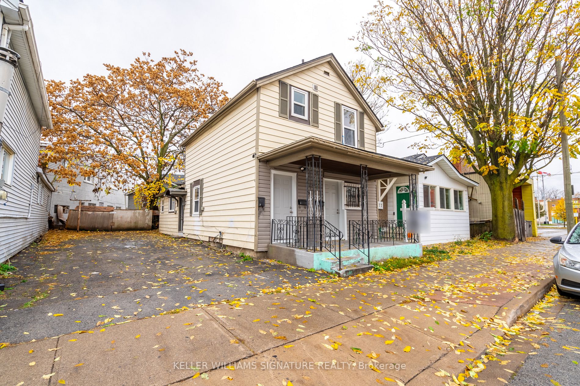 75 Queenston St