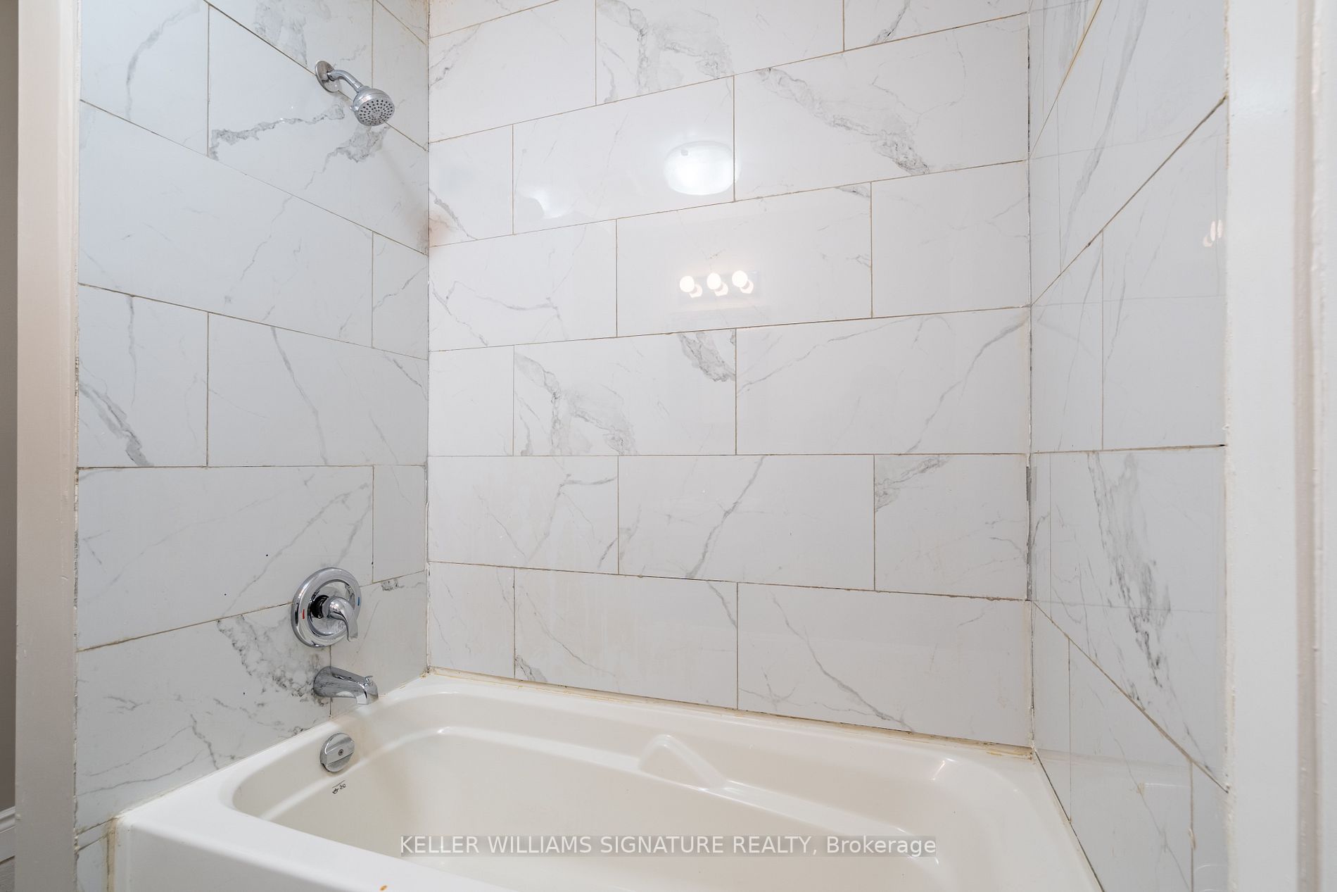 75 Queenston St
