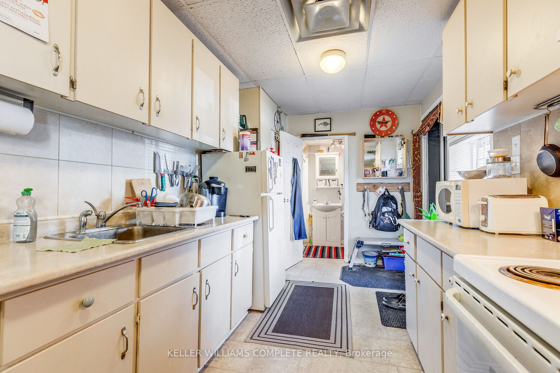 14 Victoria Avenue N