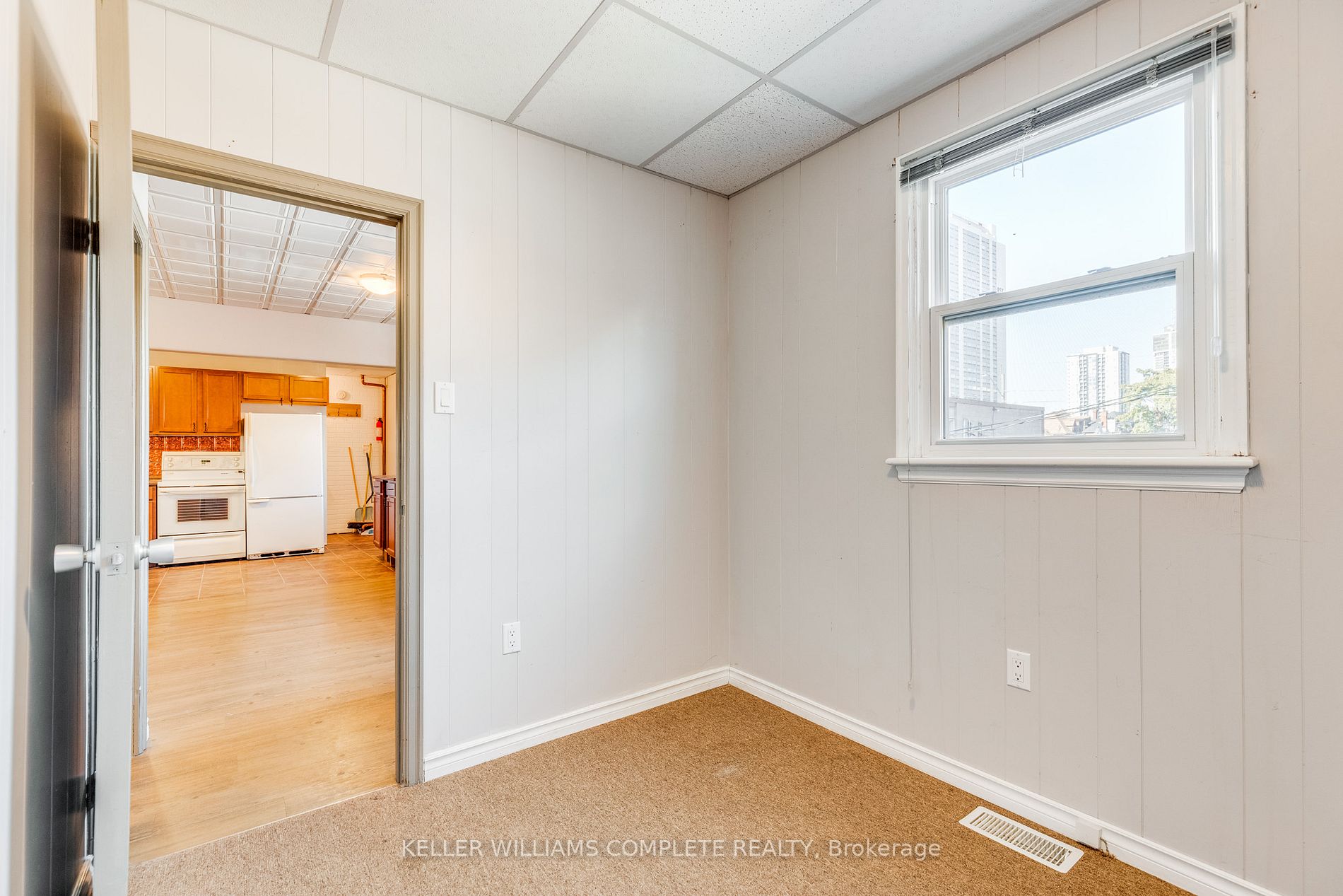 14 Victoria Avenue N