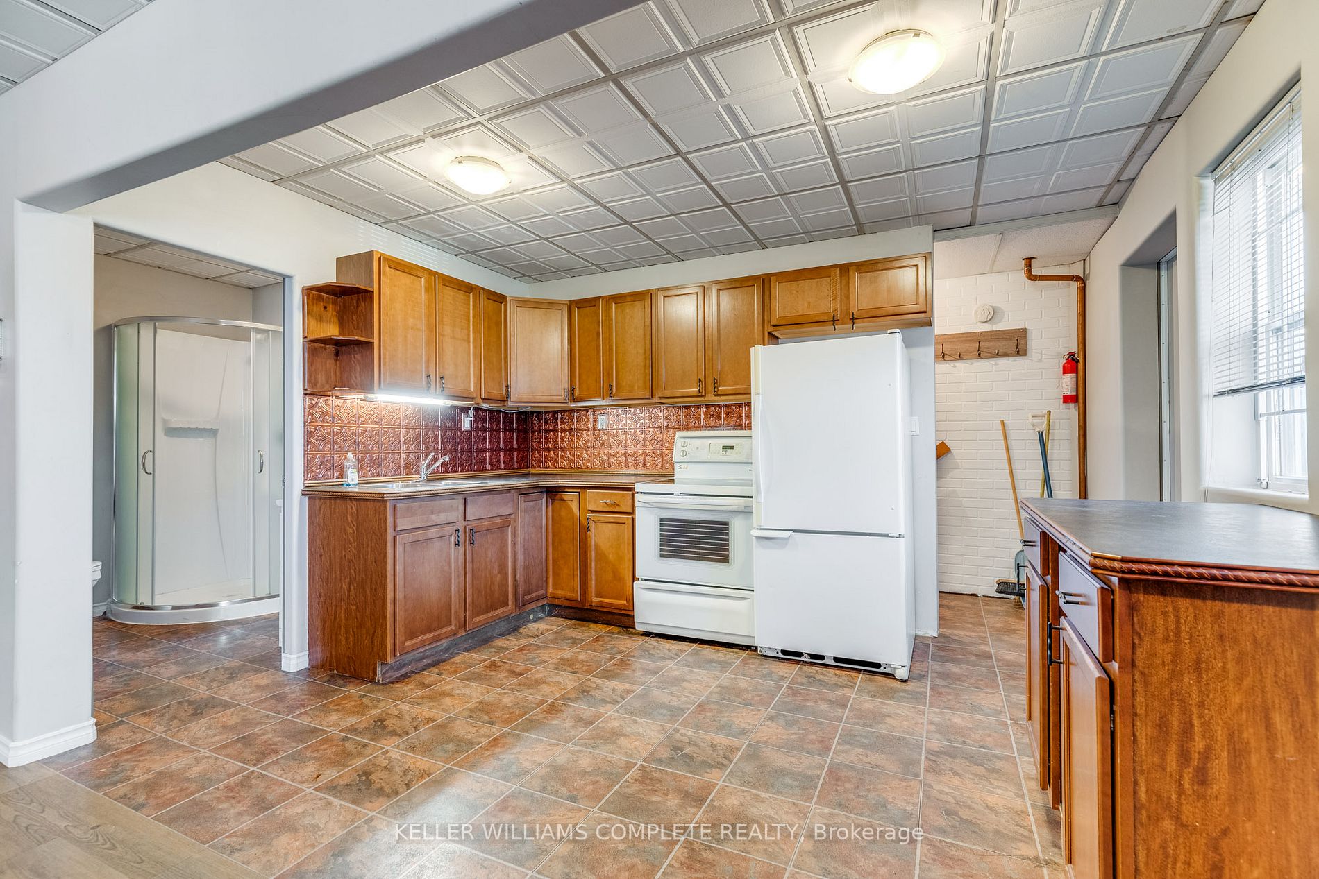 14 Victoria Avenue N