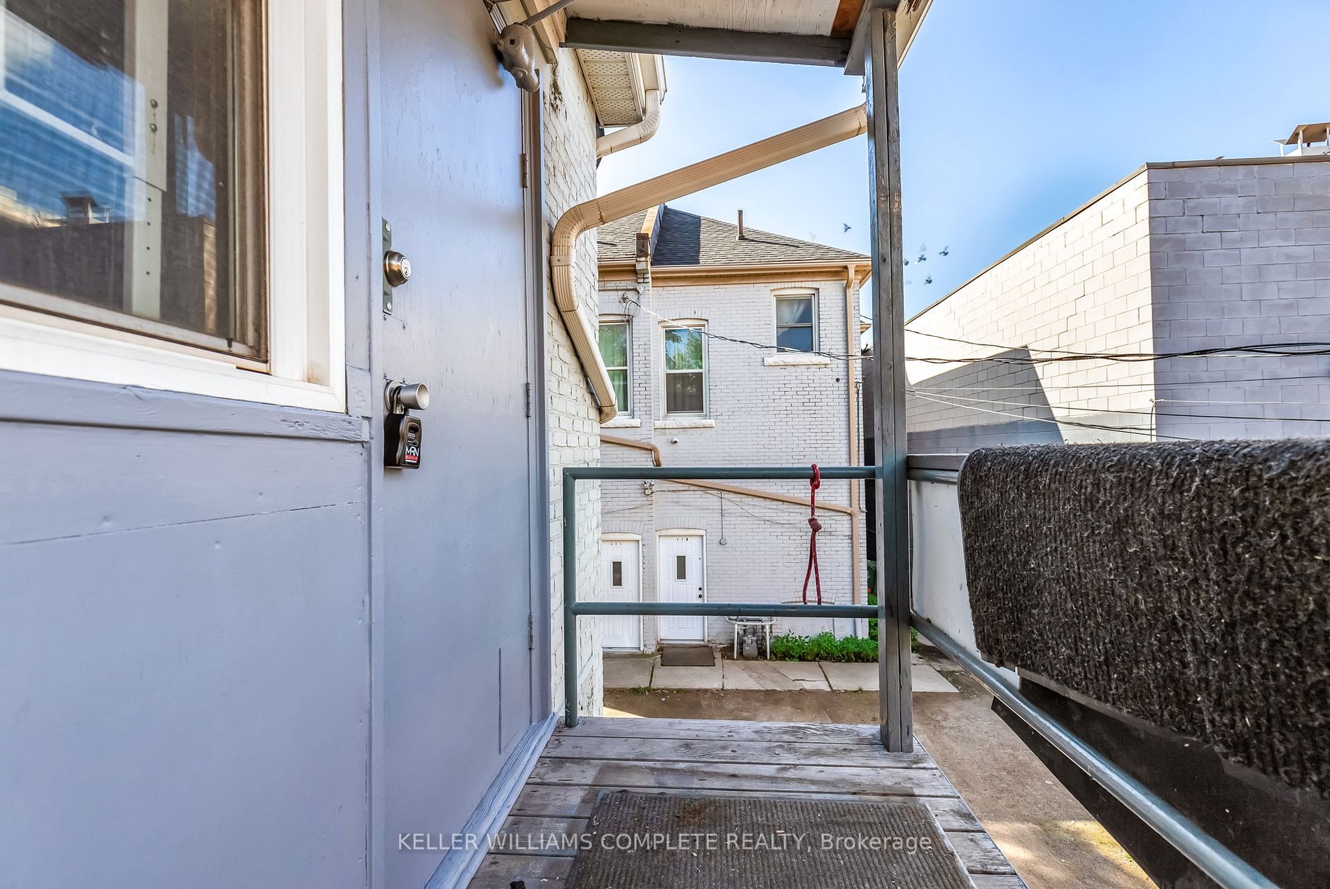 14 Victoria Avenue N