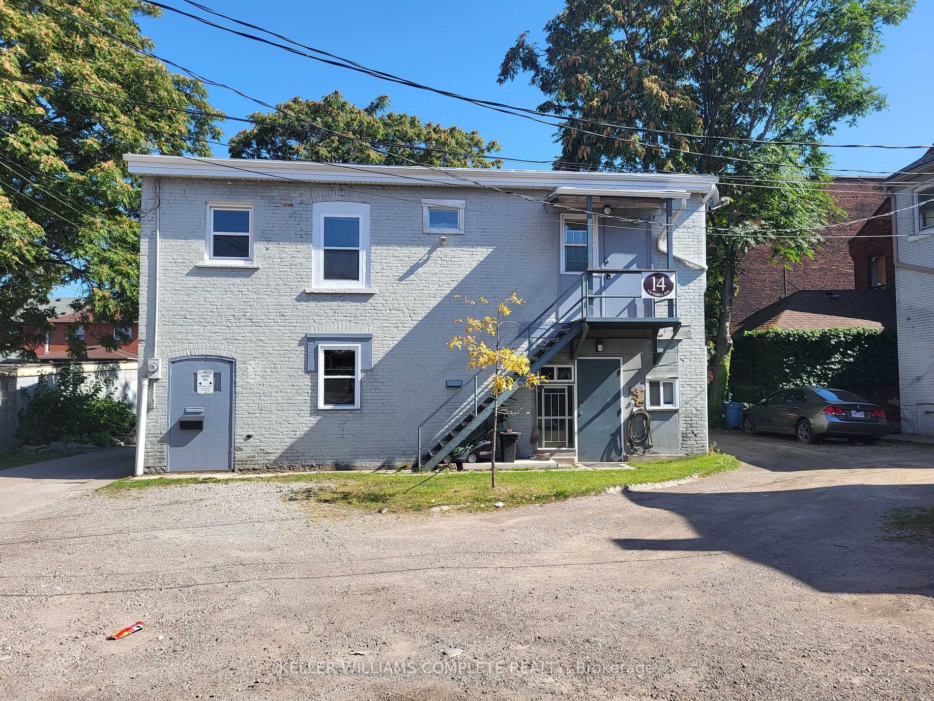 14 Victoria Avenue N