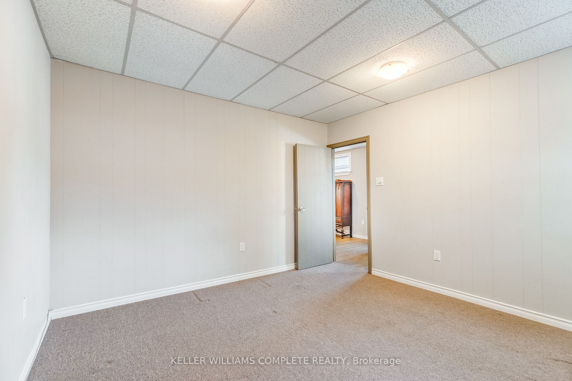 14 Victoria Avenue N
