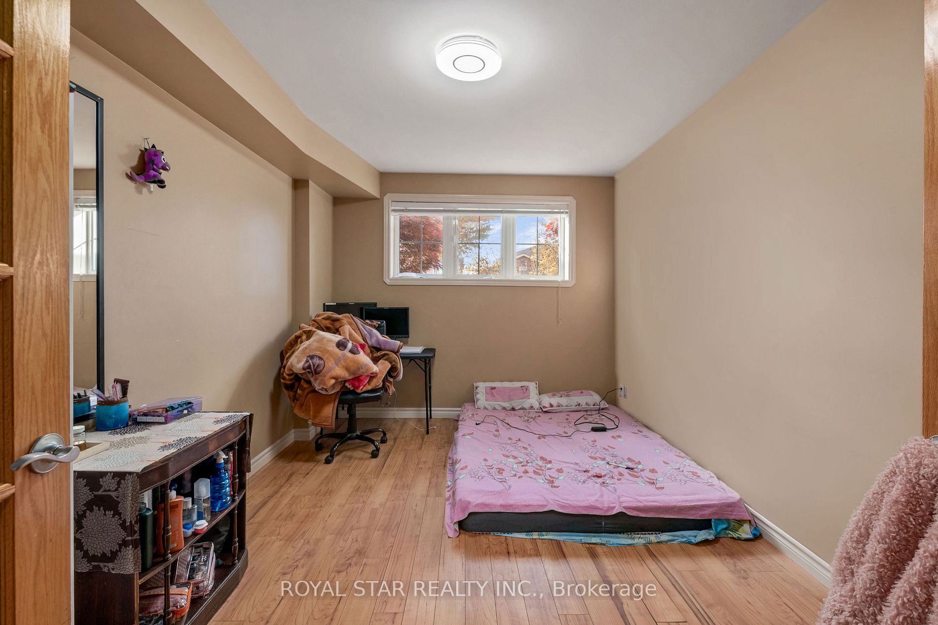 4738 Whitefish Cres