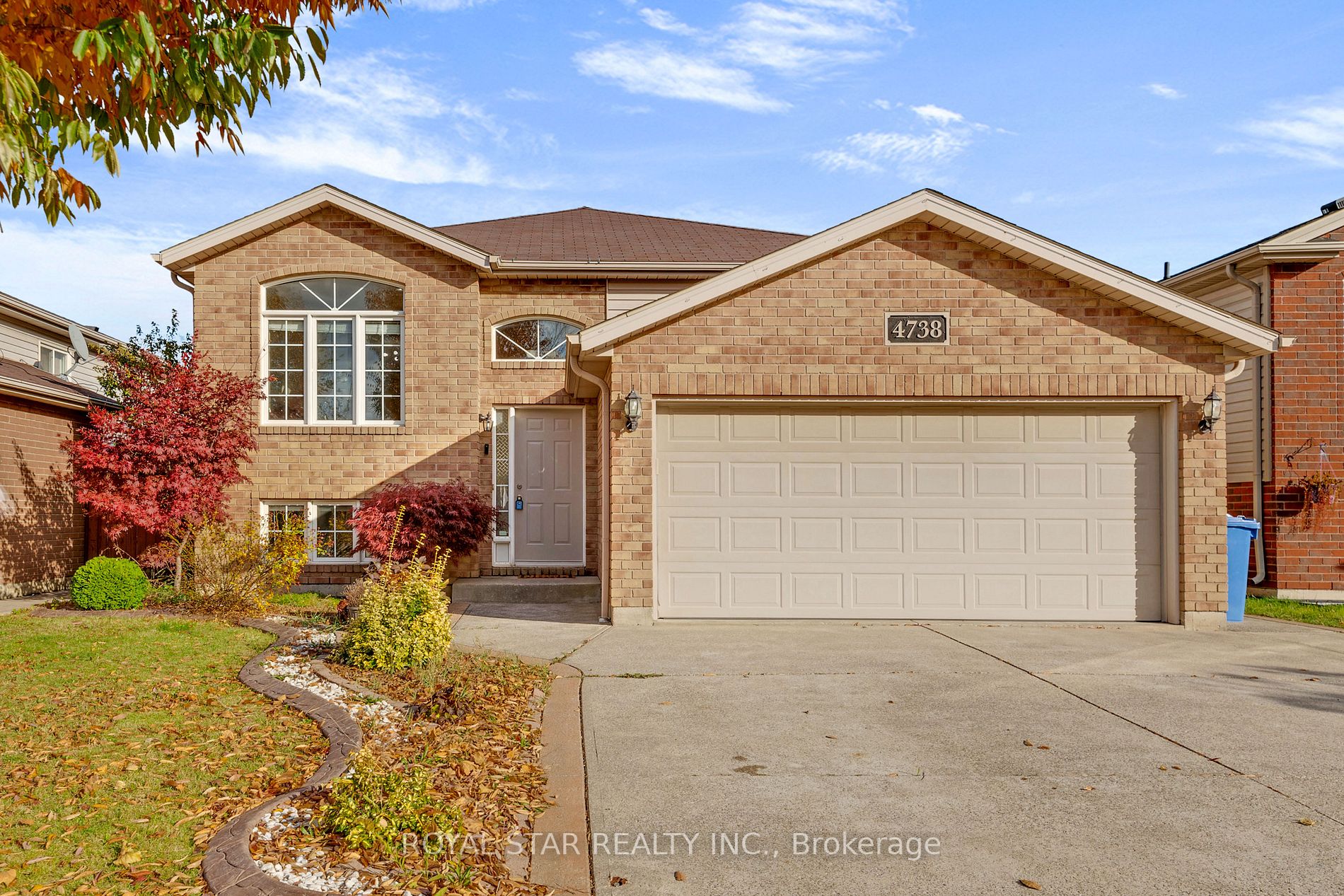 4738 Whitefish Cres