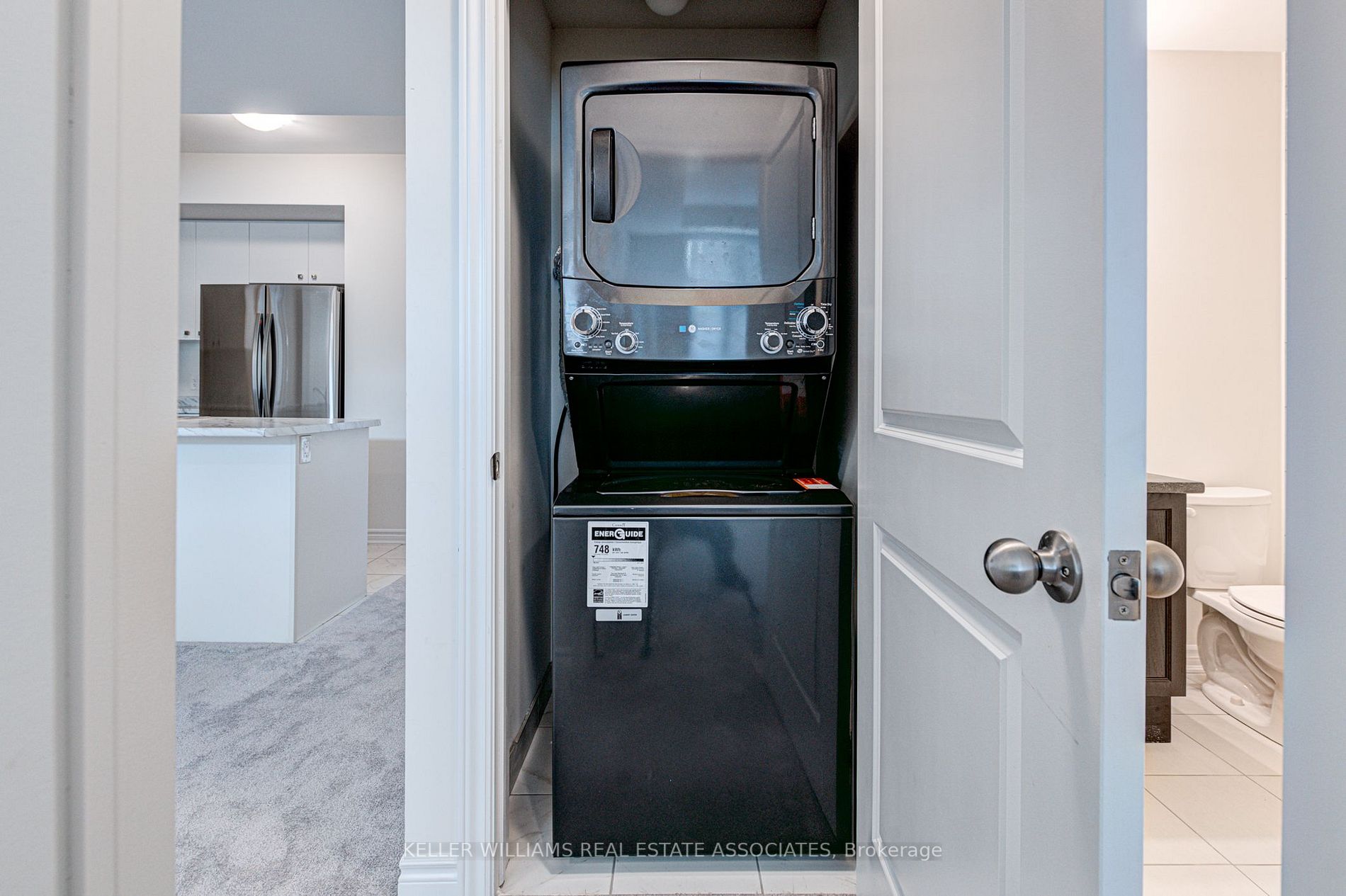 383 Dundas St E, #53