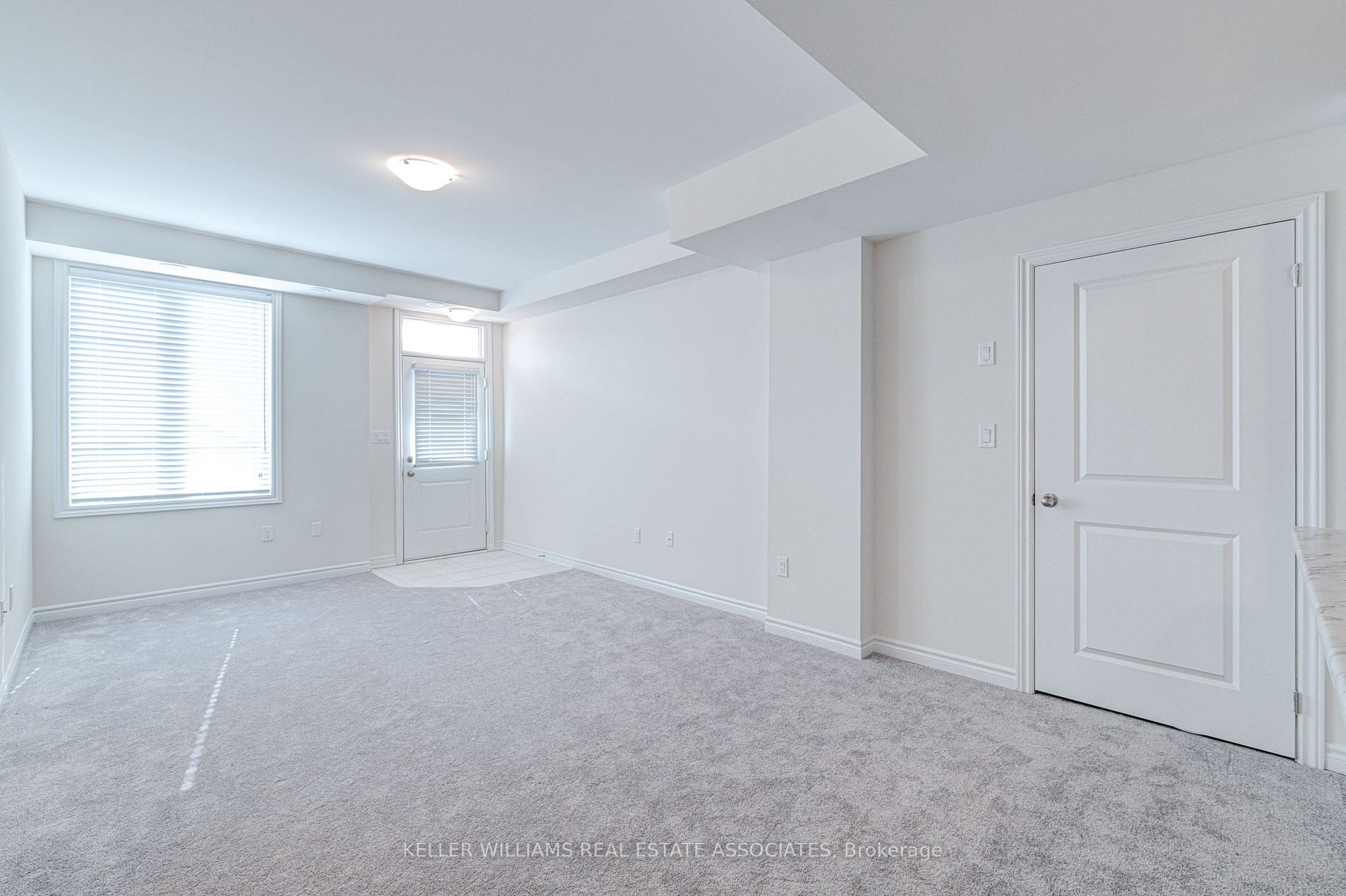 383 Dundas St E, #53