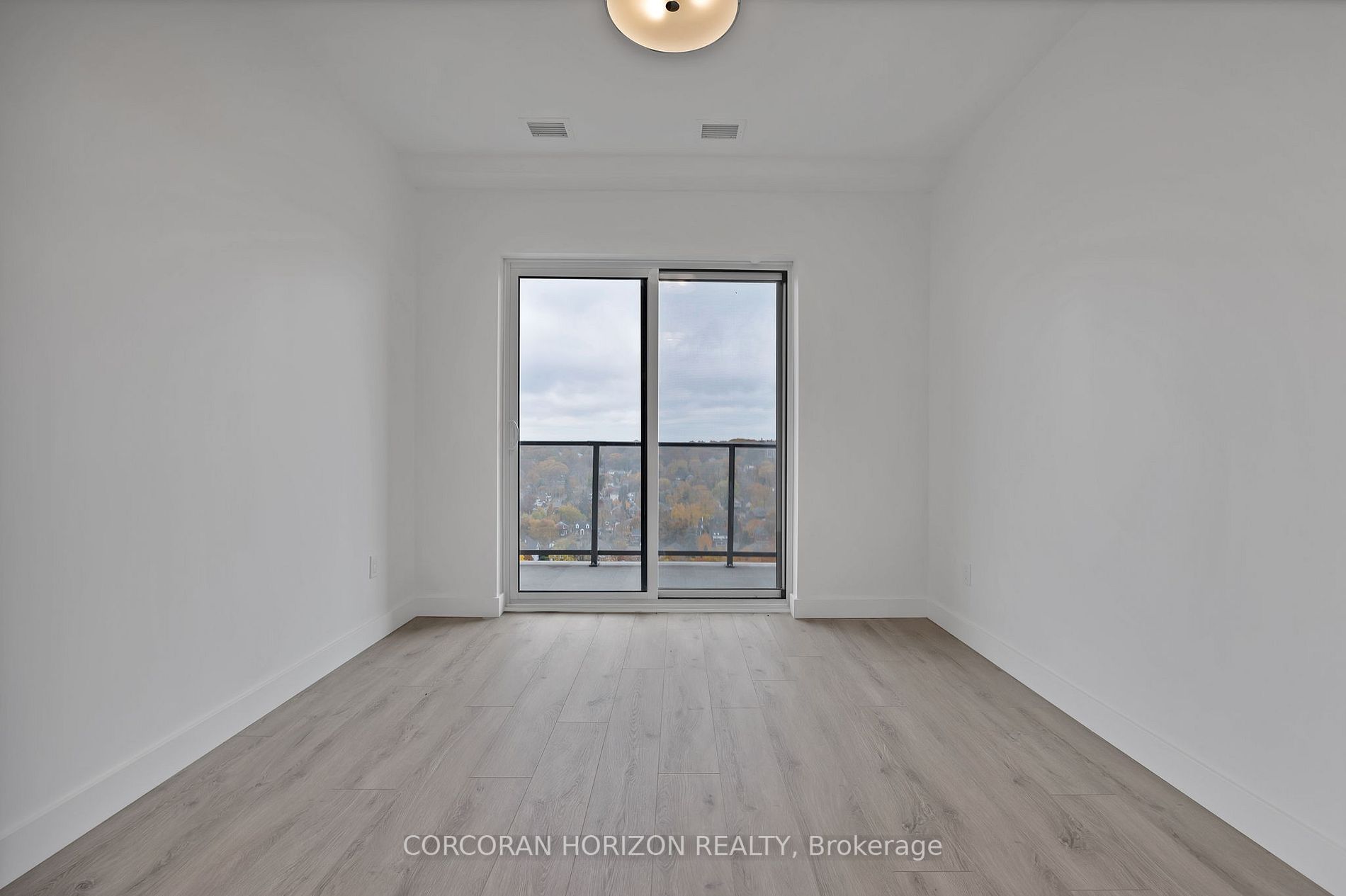 15 Glebe St, #1904