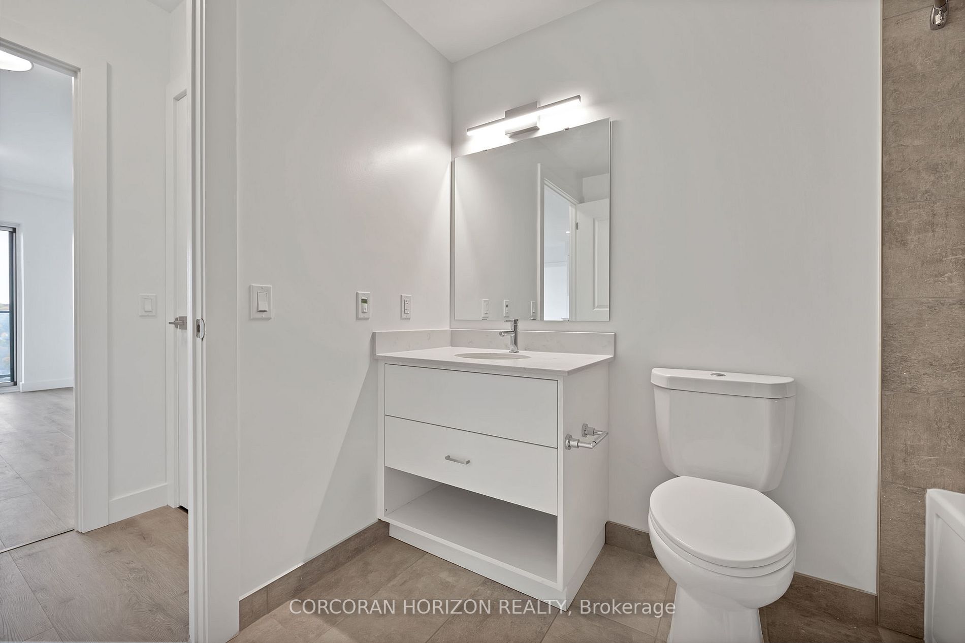 15 Glebe St, #1904