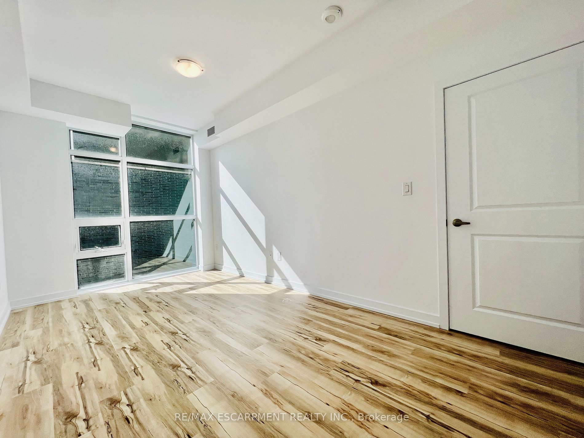 460 Dundas St E, #336