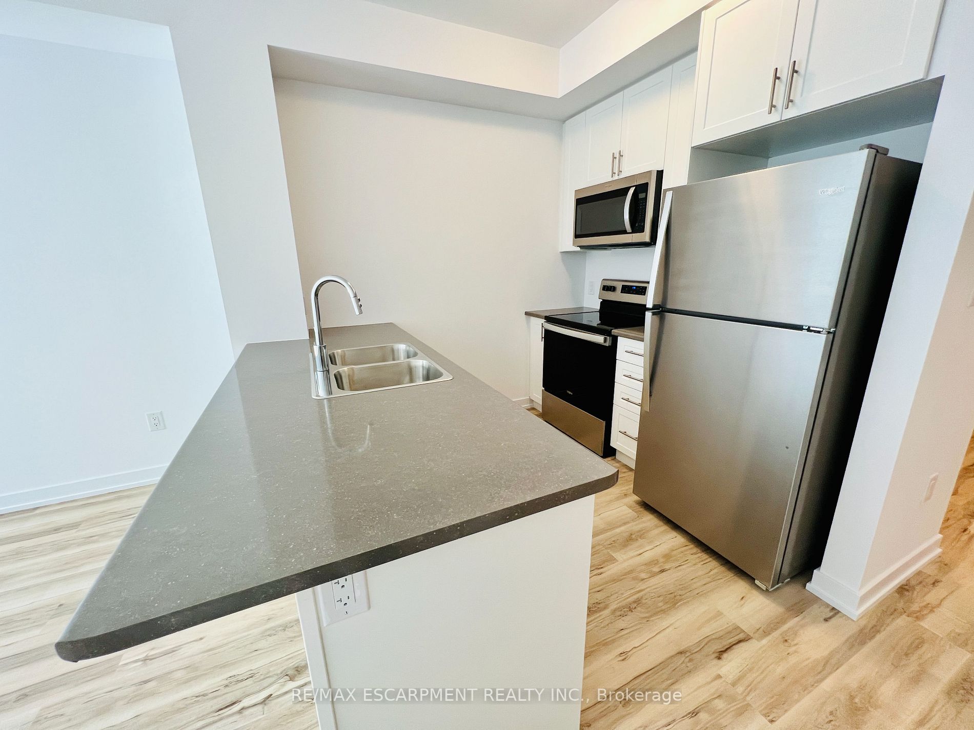 460 Dundas St E, #336