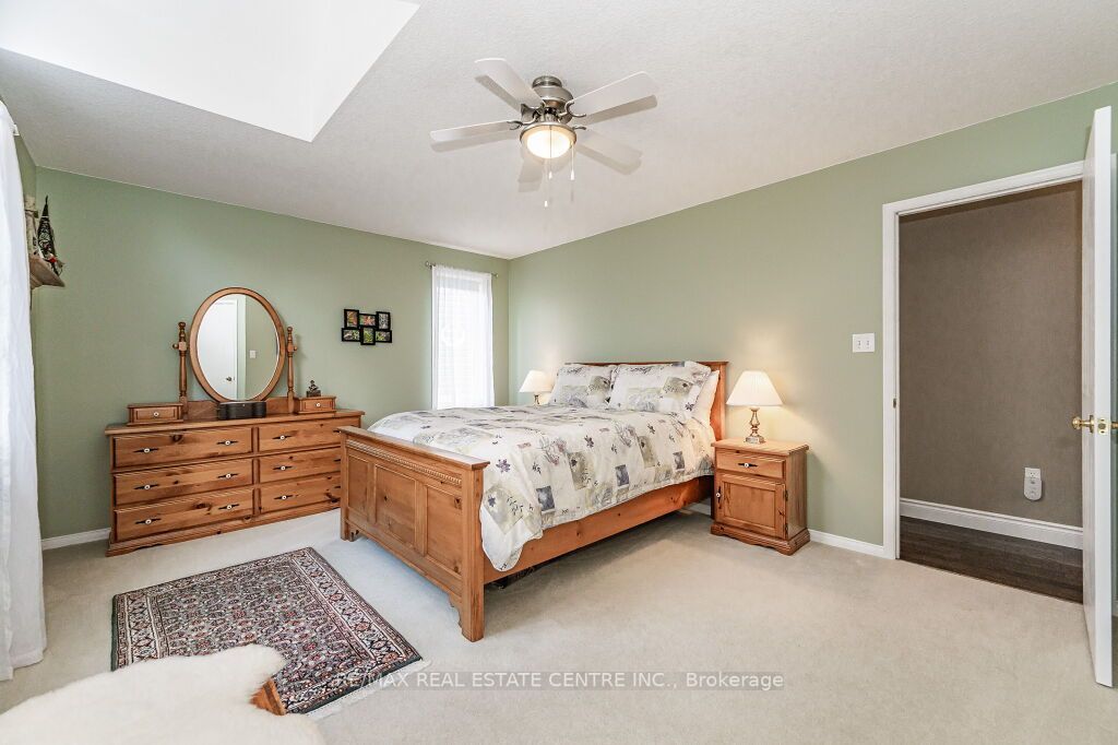 35 Southcreek Tr