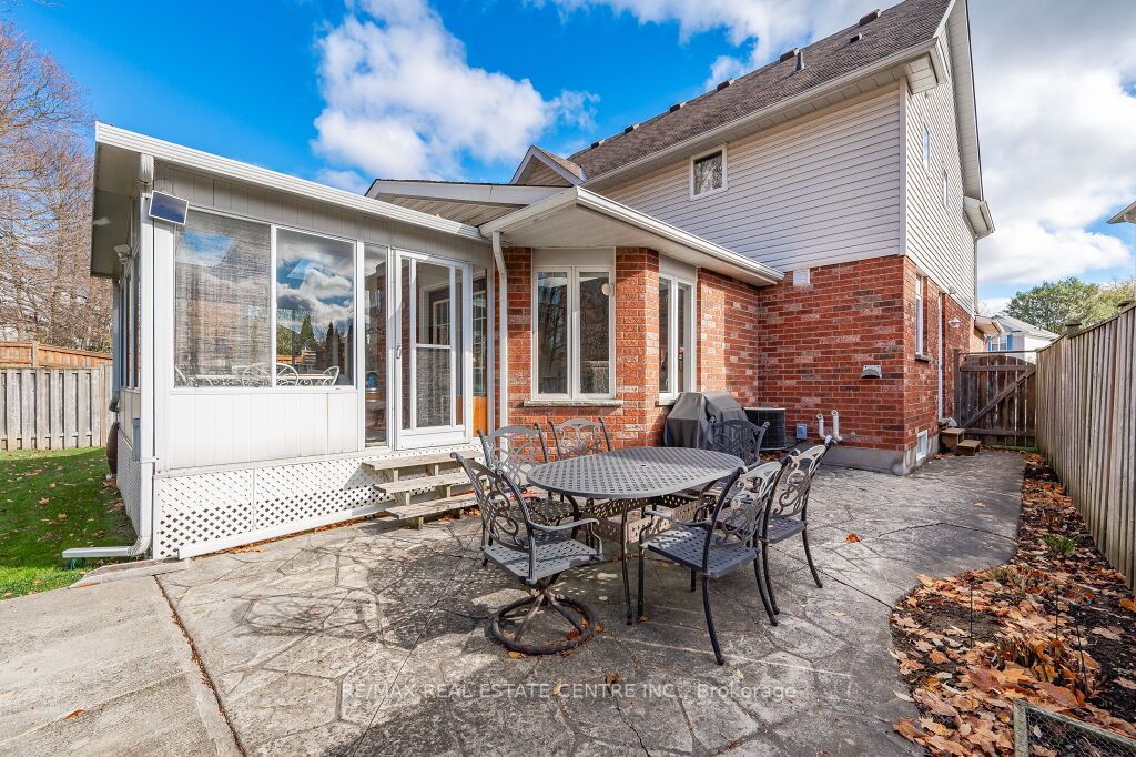 35 Southcreek Tr