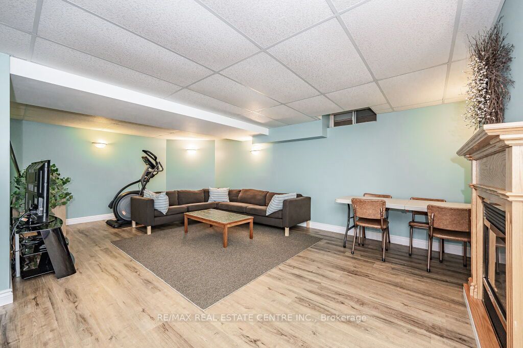 35 Southcreek Tr