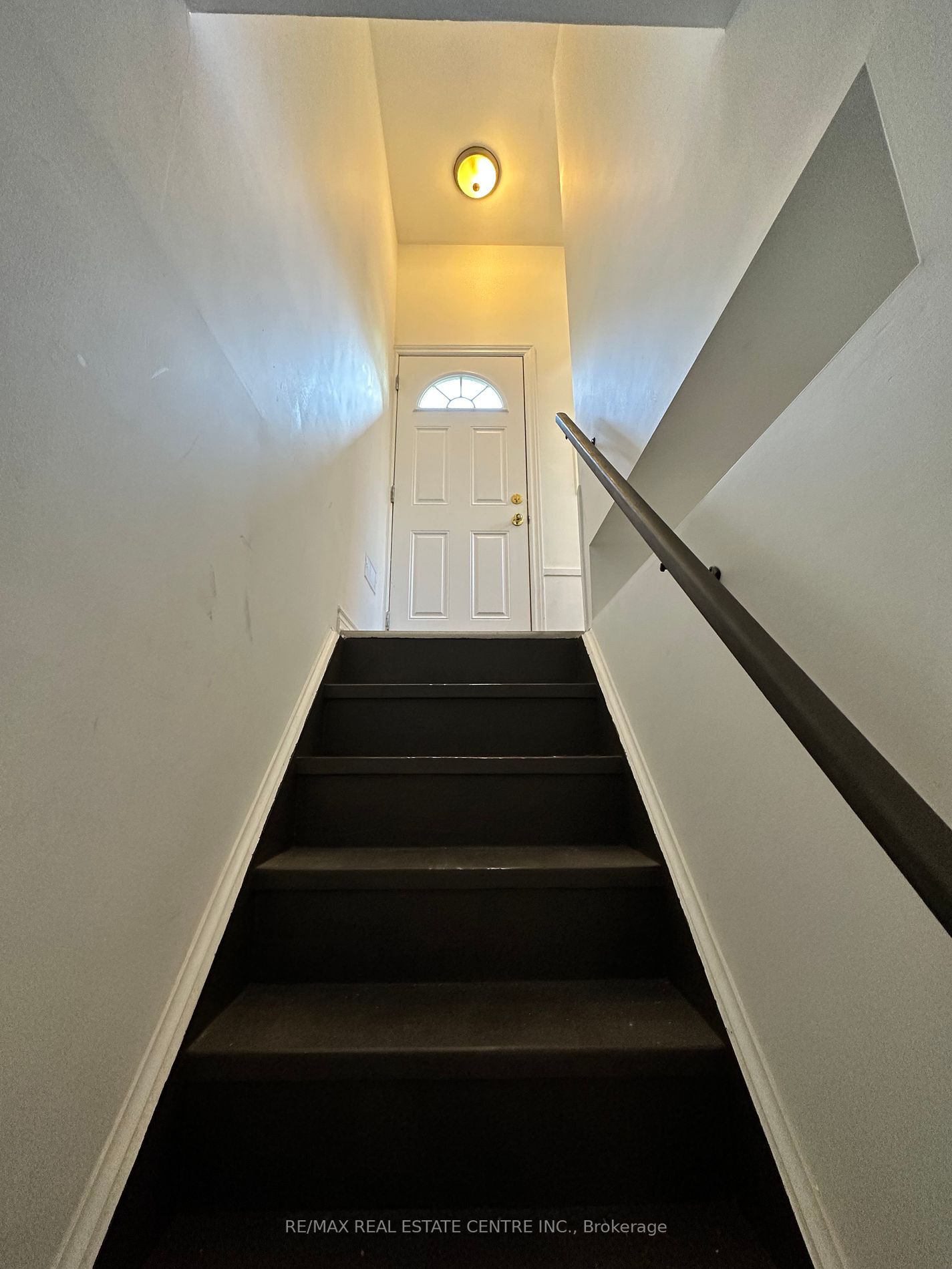 382 Victoria Rd N, #Lower