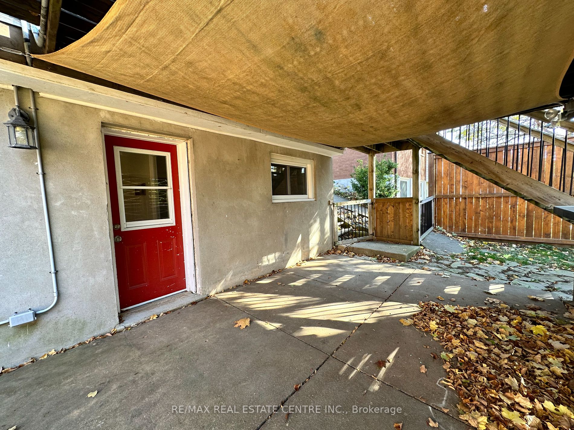 382 Victoria Rd N, #Lower