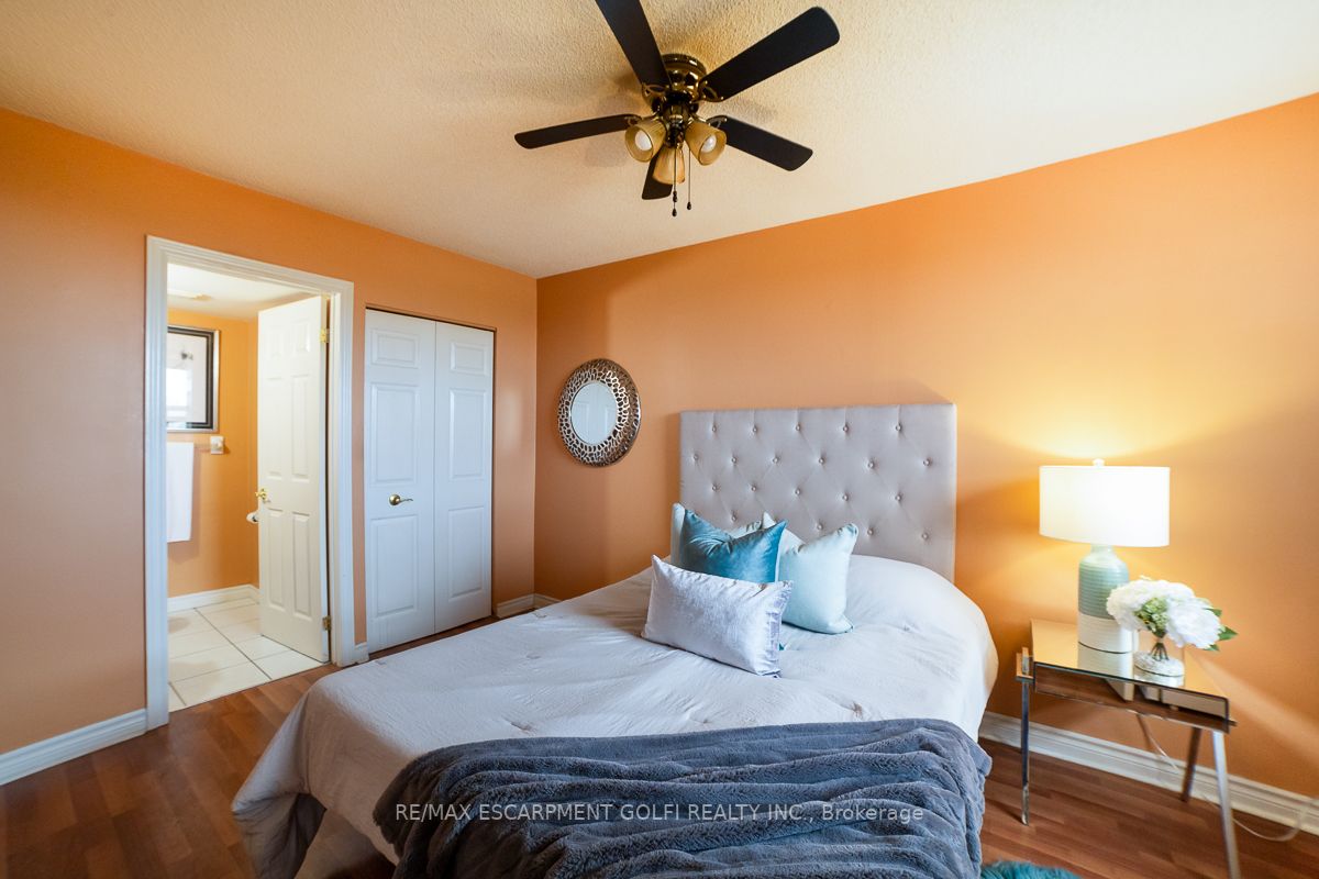 851 Queenston Rd, #708