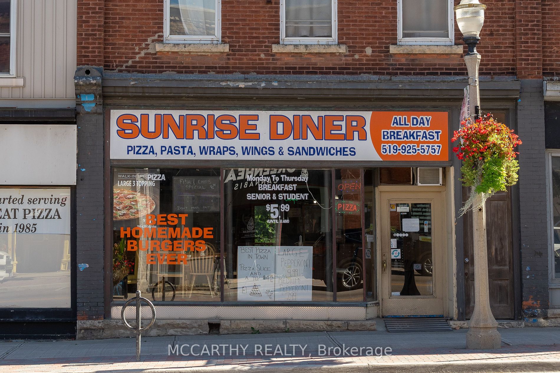 115 Main St E