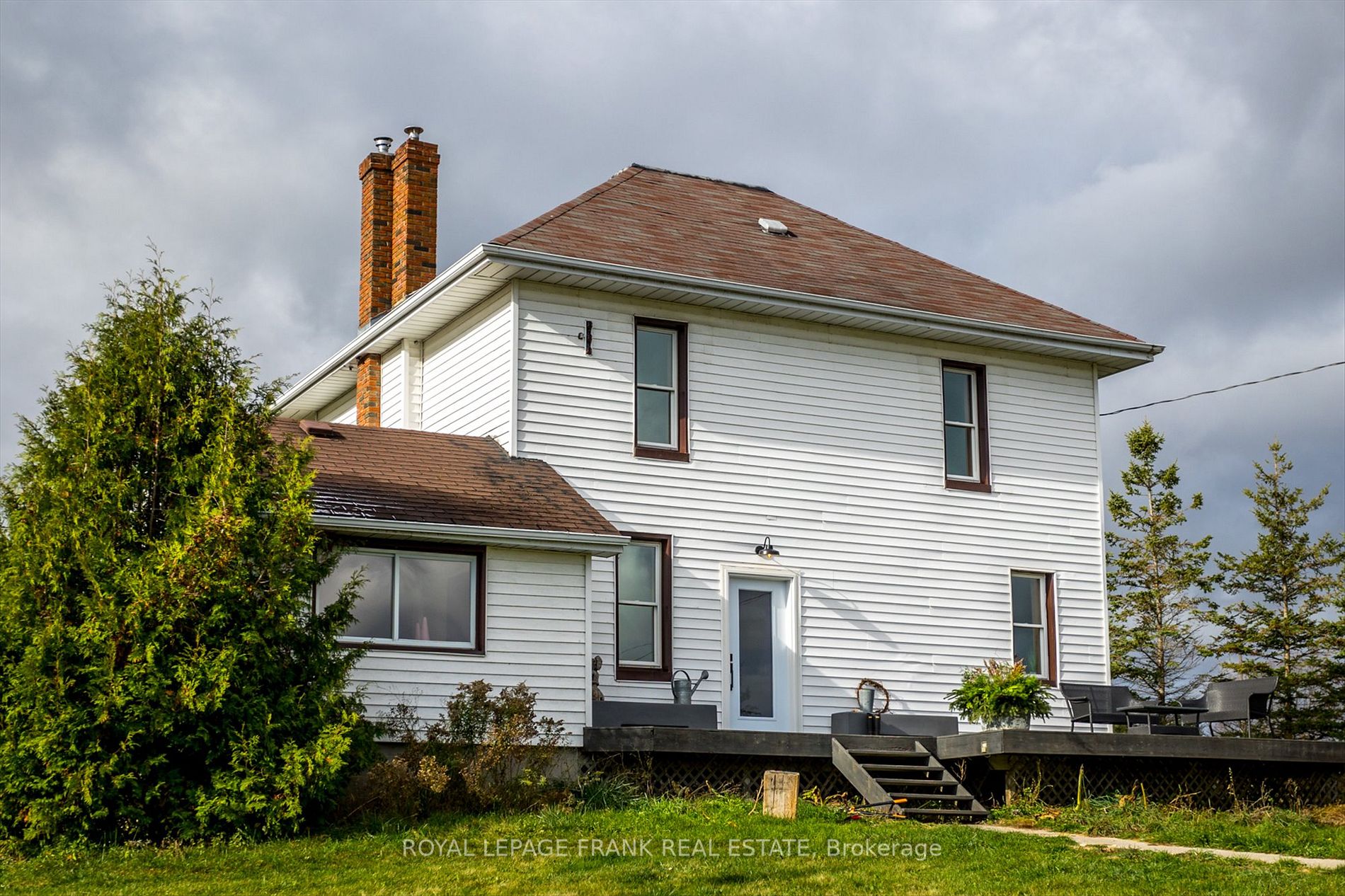 1916 Pigeon Lake Rd