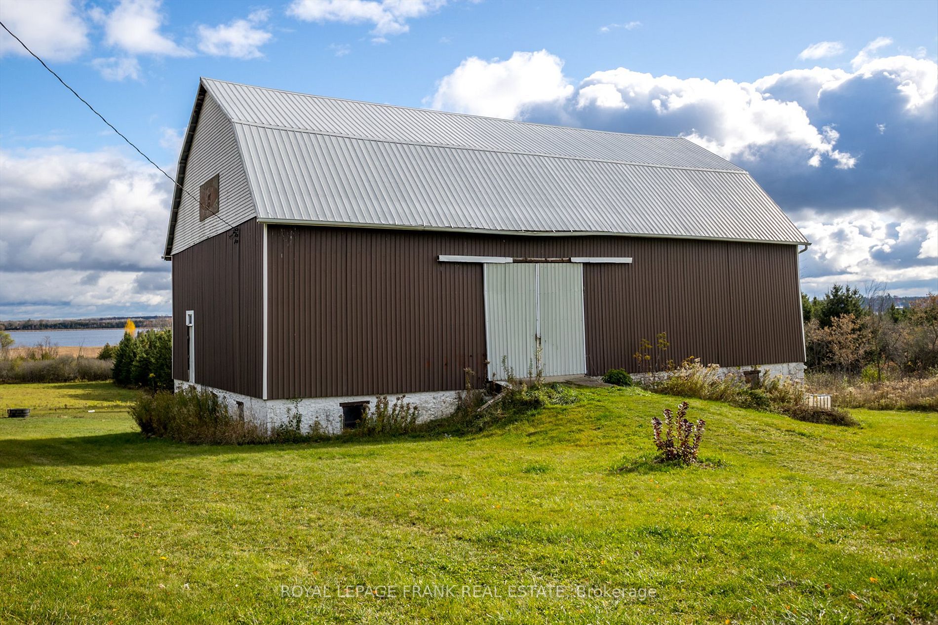1916 Pigeon Lake Rd