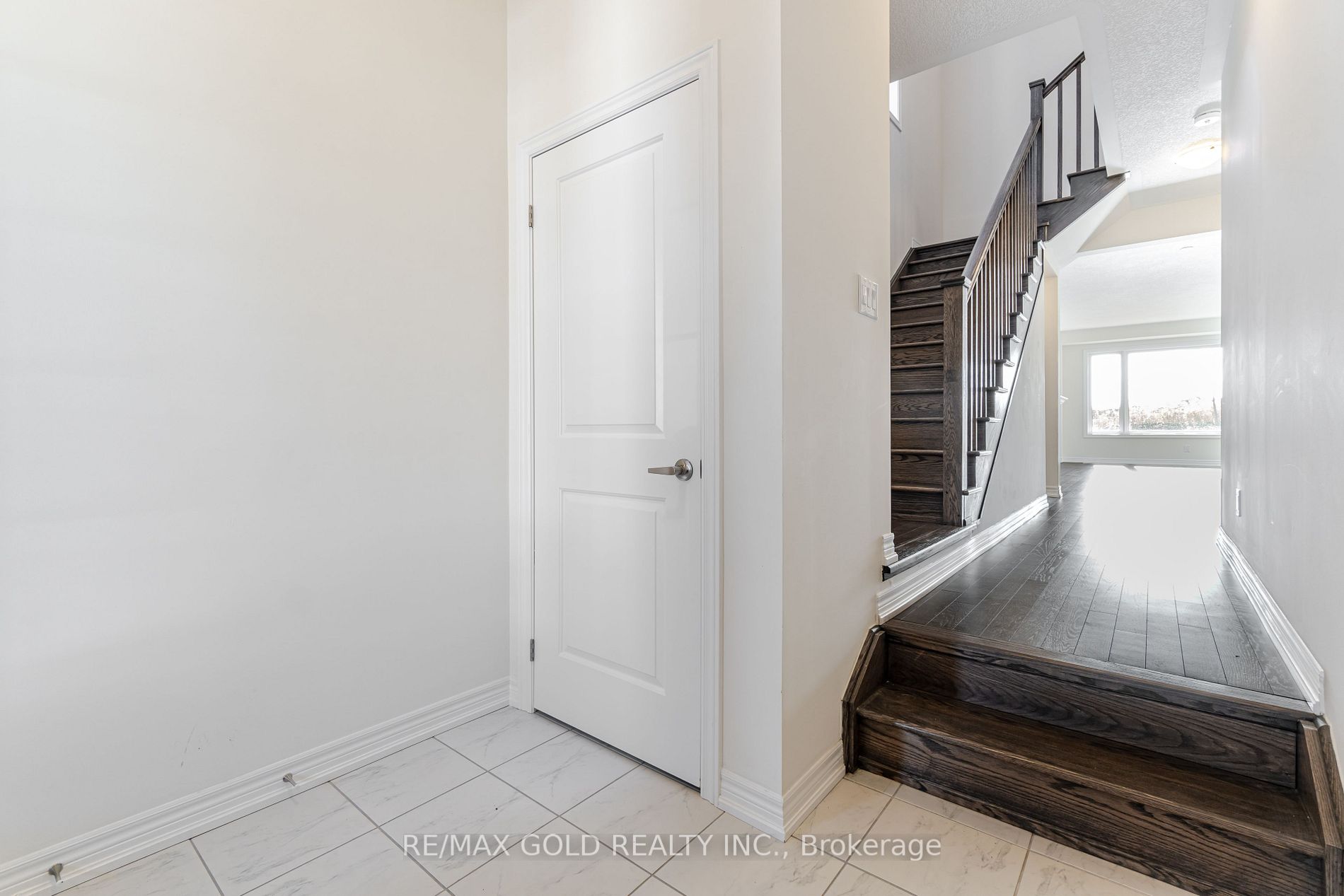98 BROADACRE Drive