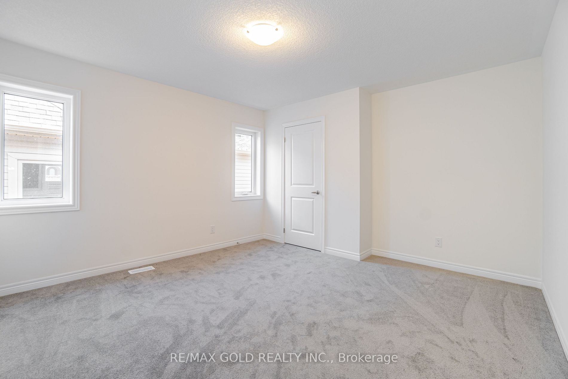 98 BROADACRE Drive