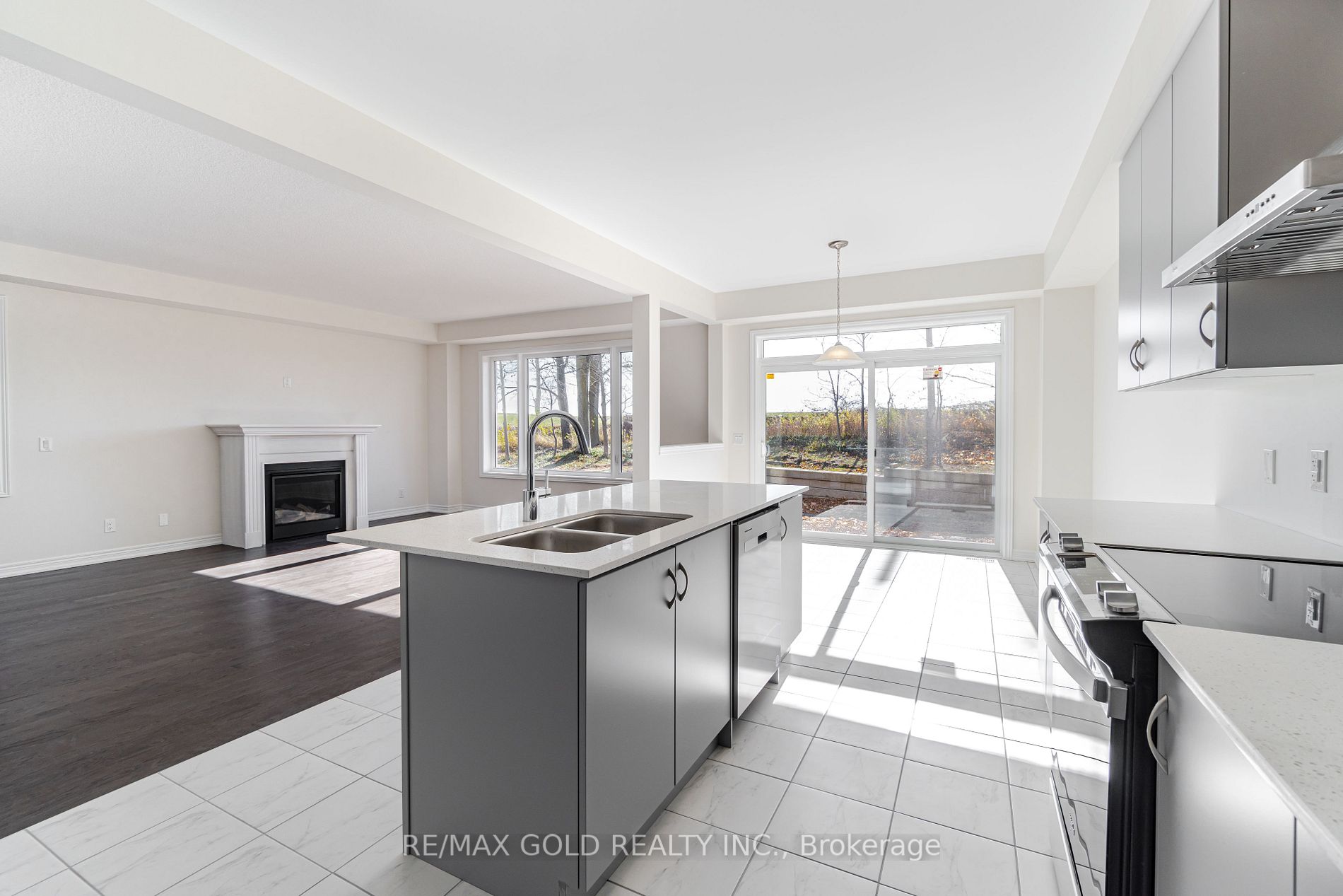 98 BROADACRE Drive
