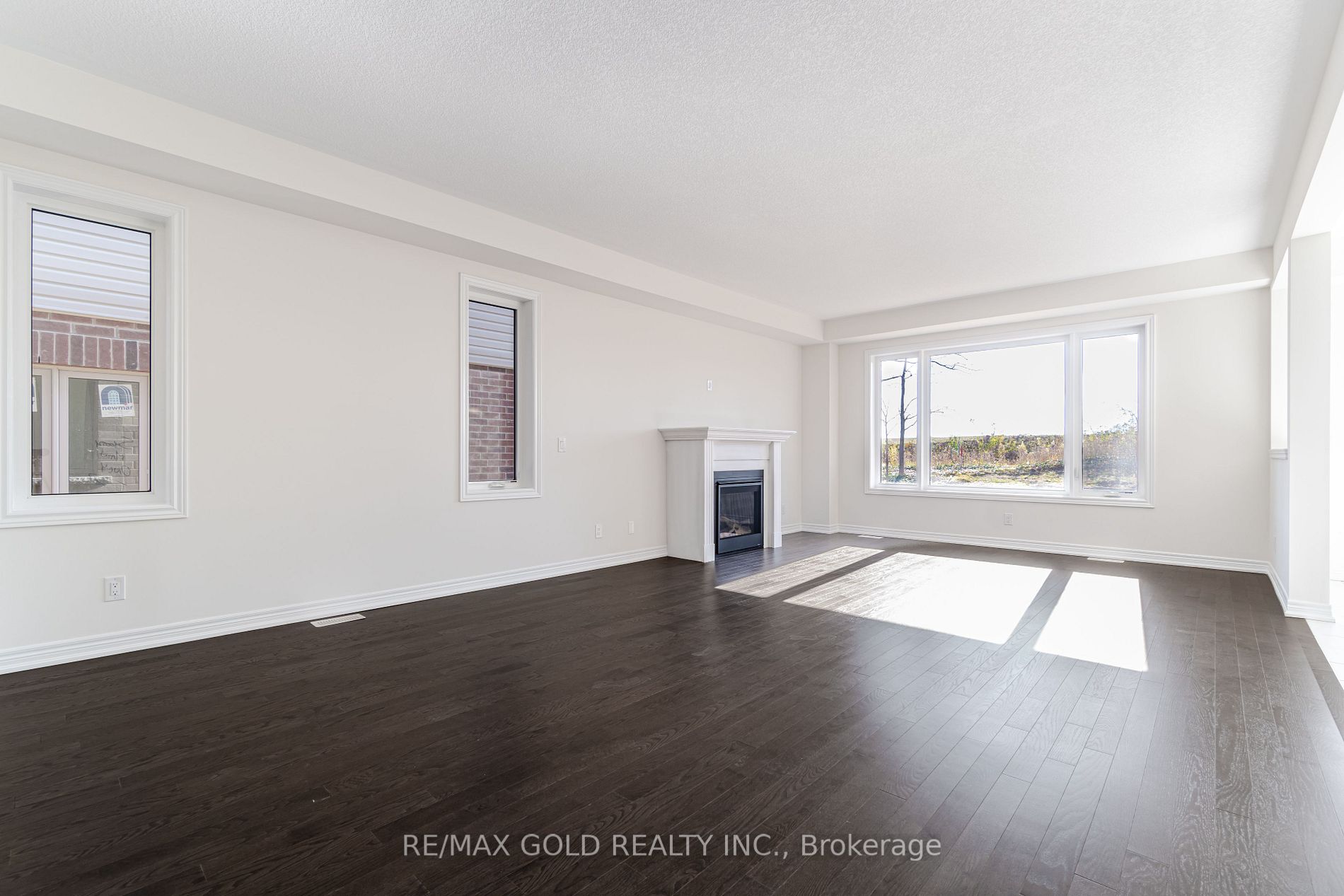 98 BROADACRE Drive