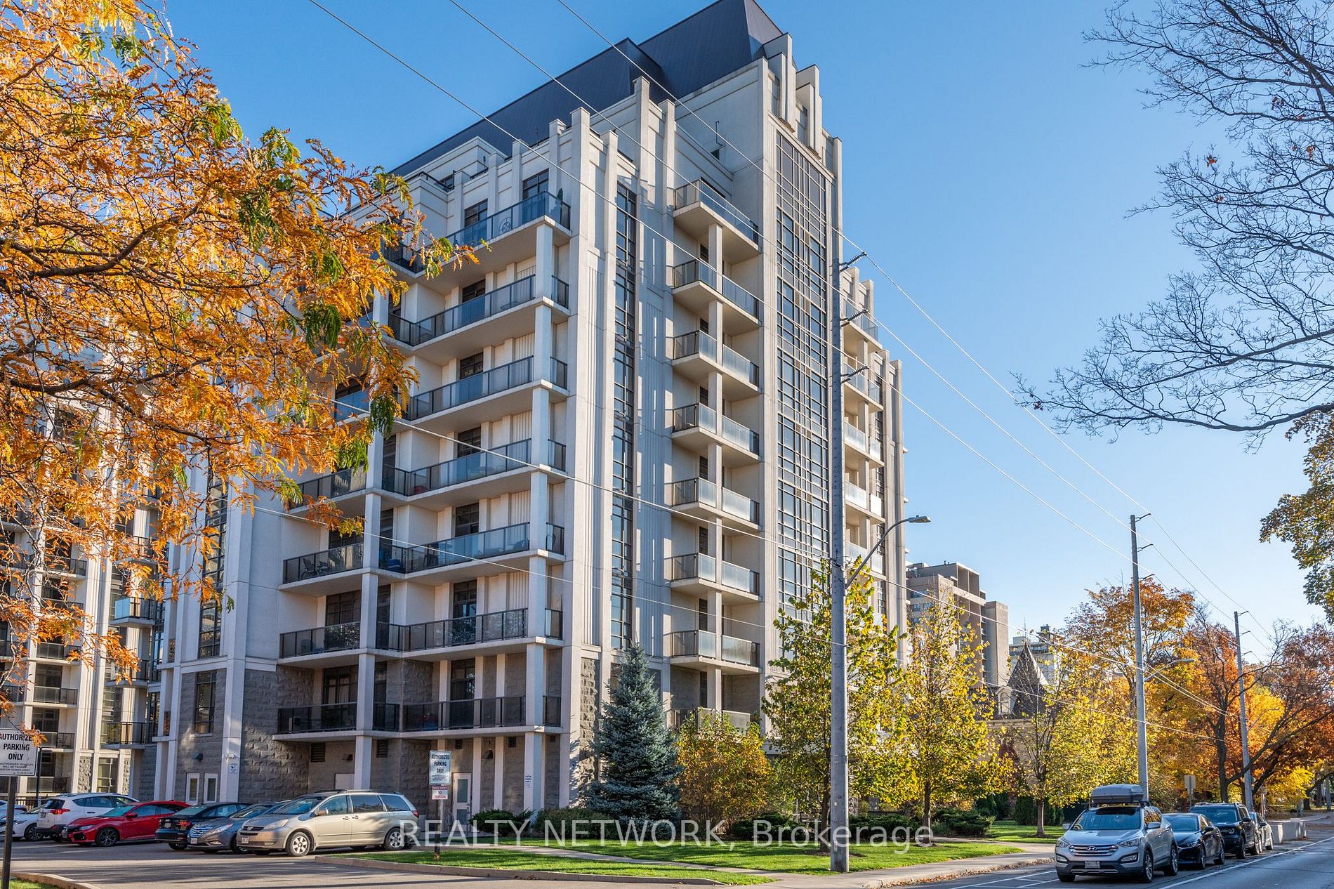90 Charlton Ave W, #408