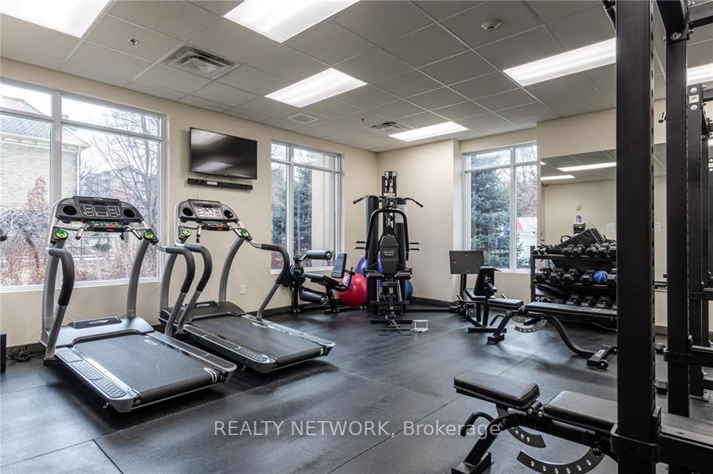 90 Charlton Ave W, #408