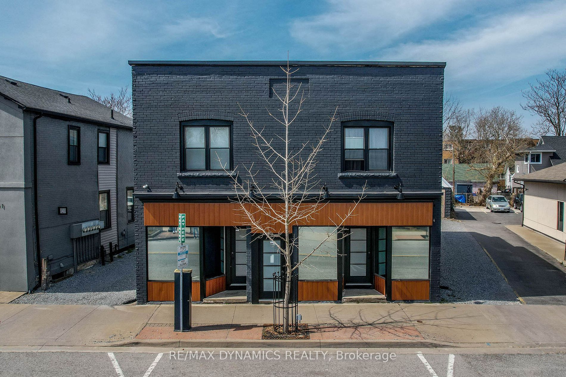 6065* Main St