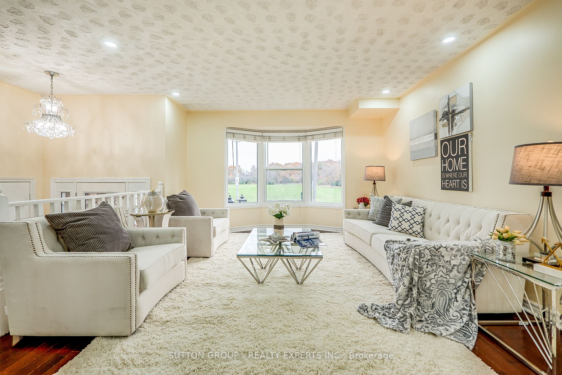 350 Brigadoon Dr