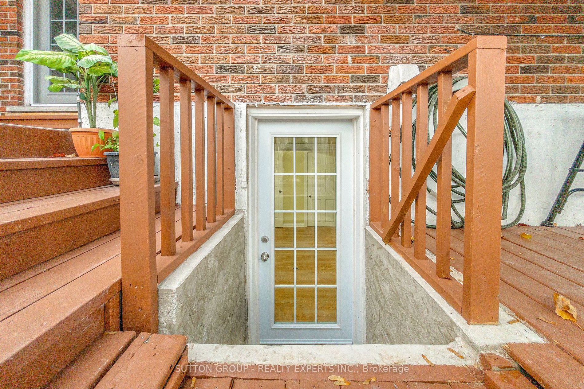 350 Brigadoon Dr