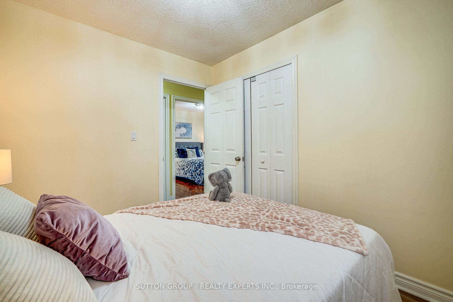 350 Brigadoon Dr