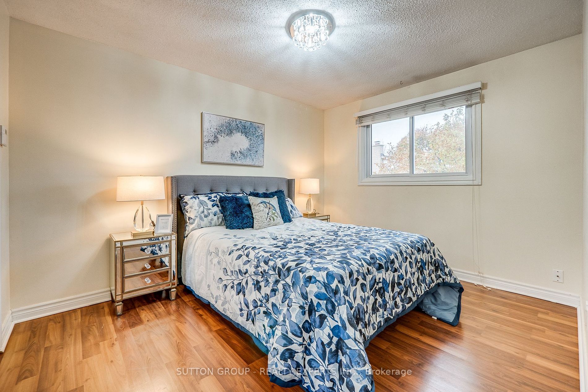 350 Brigadoon Dr