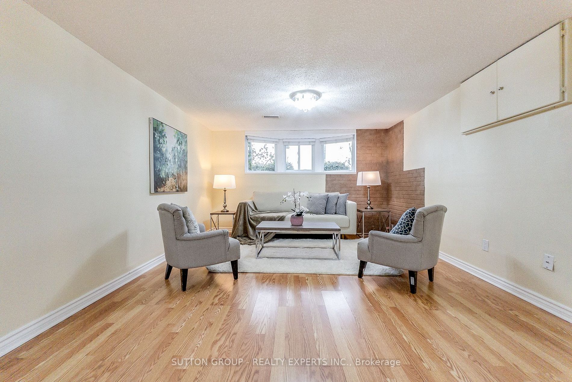350 Brigadoon Dr