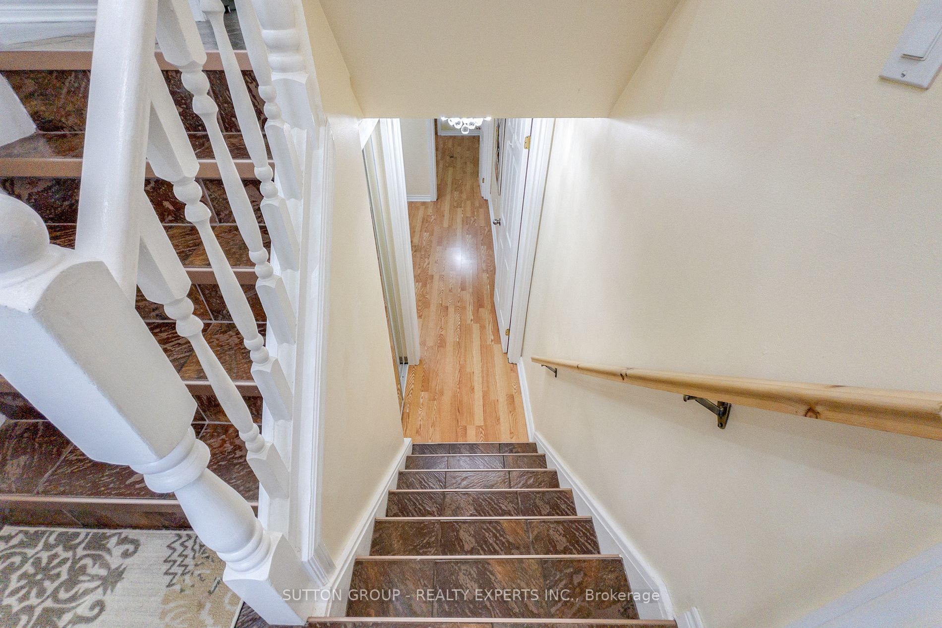 350 Brigadoon Dr