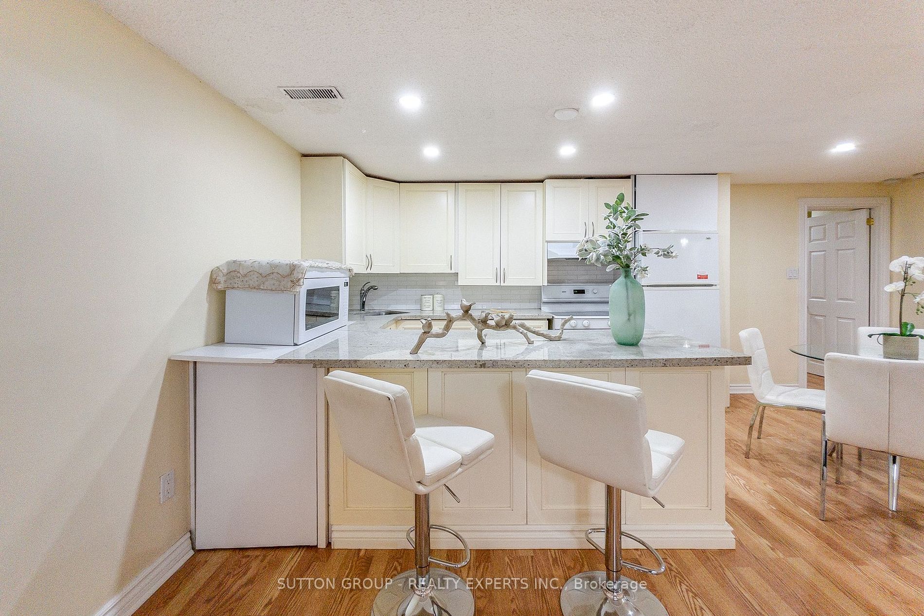 350 Brigadoon Dr