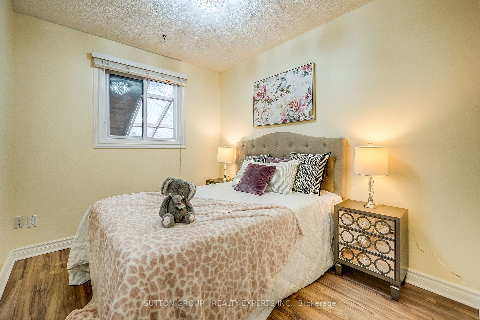 350 Brigadoon Dr