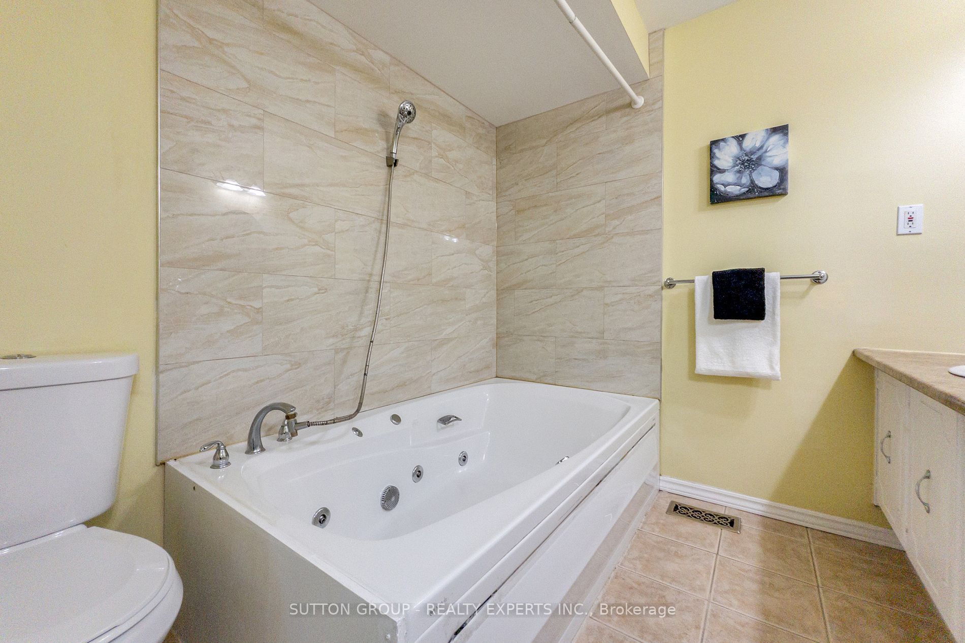 350 Brigadoon Dr