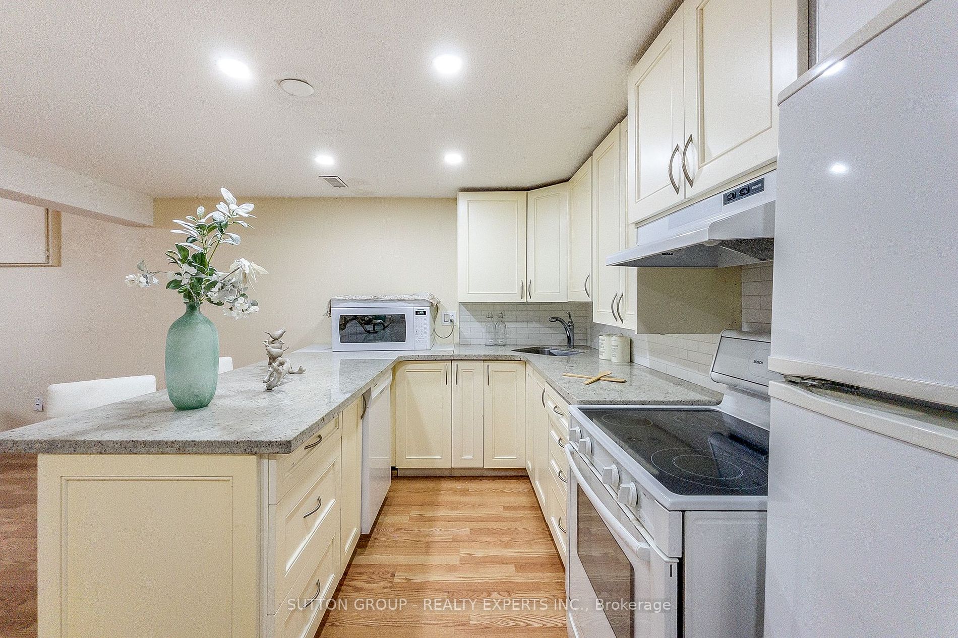 350 Brigadoon Dr
