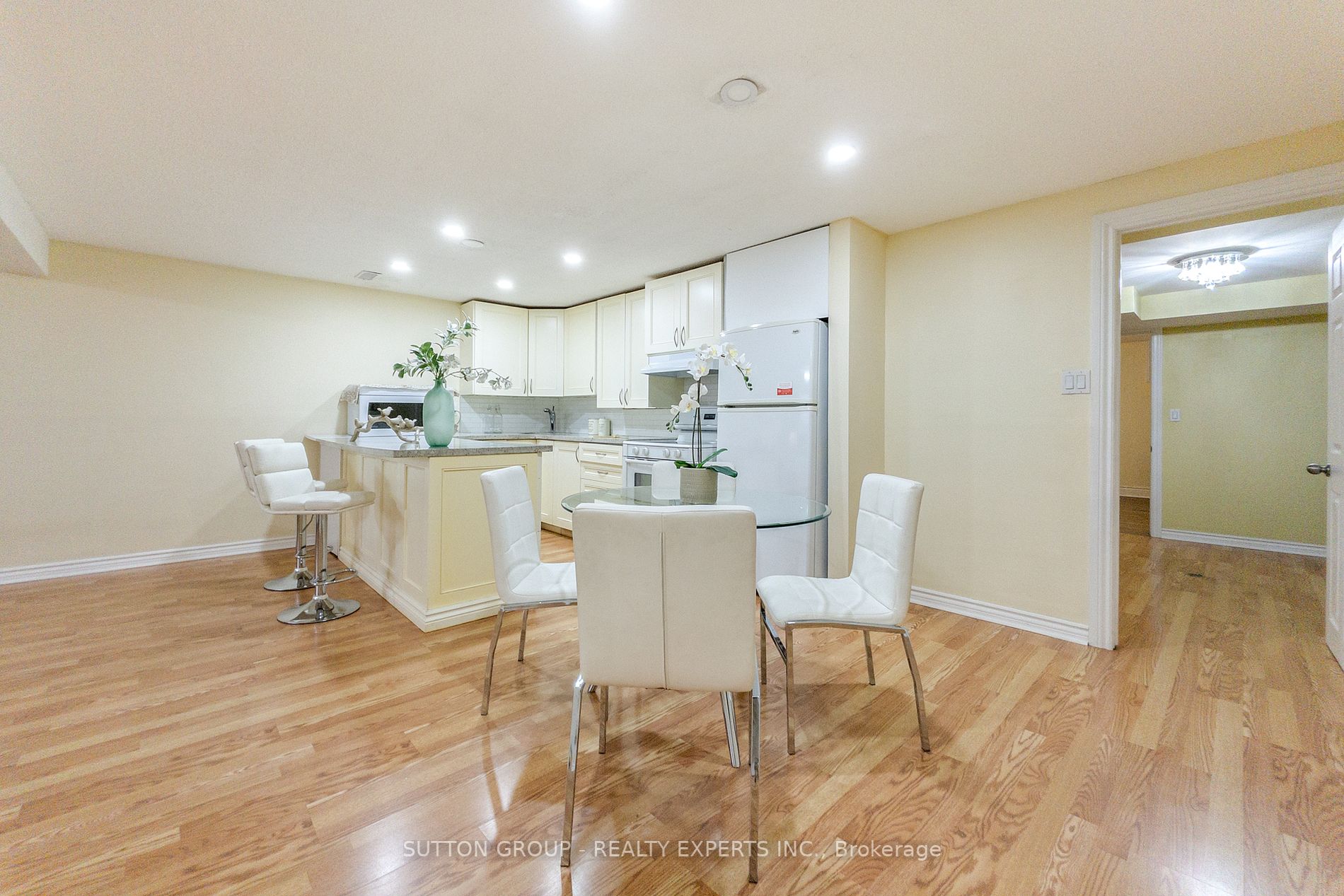 350 Brigadoon Dr