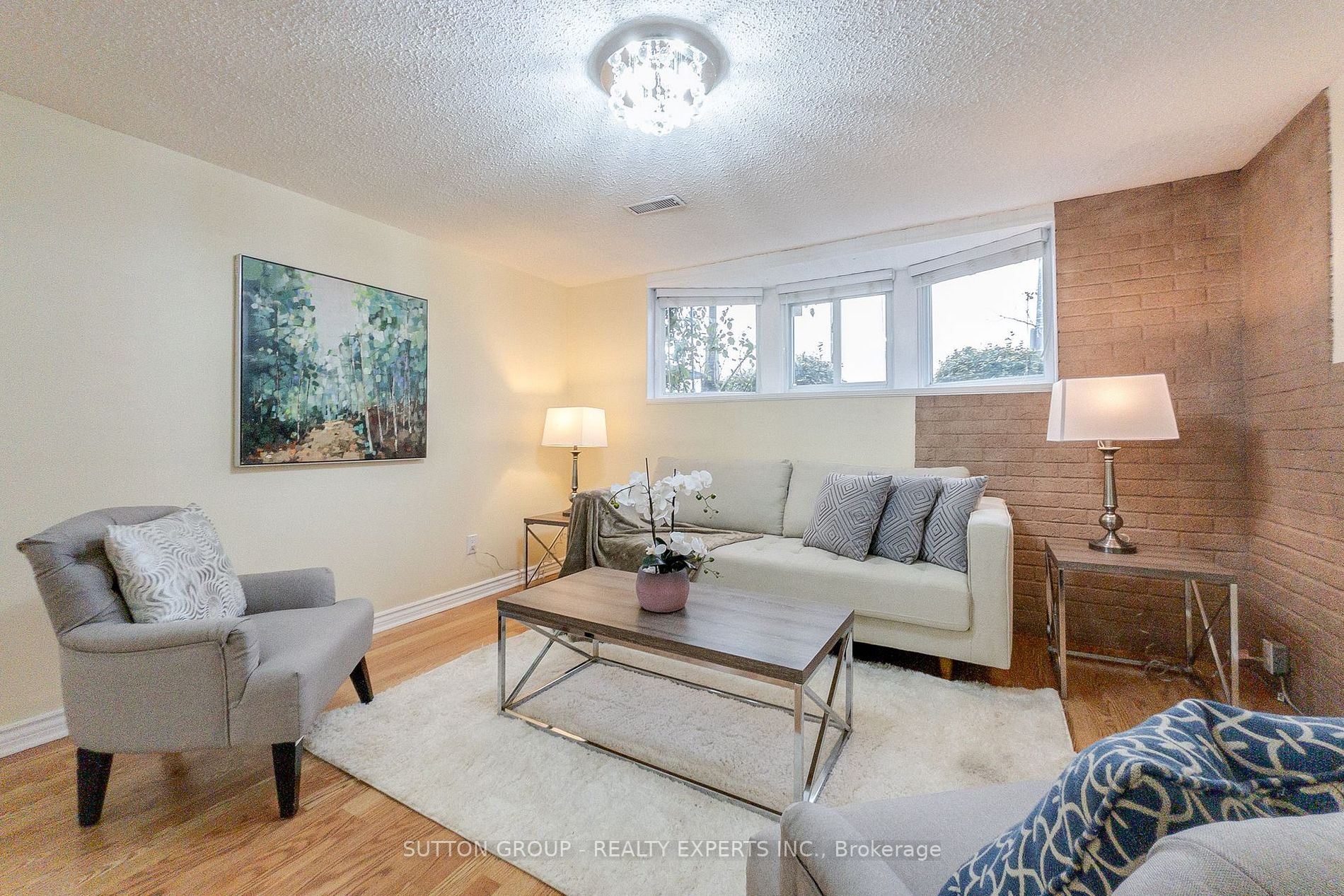 350 Brigadoon Dr